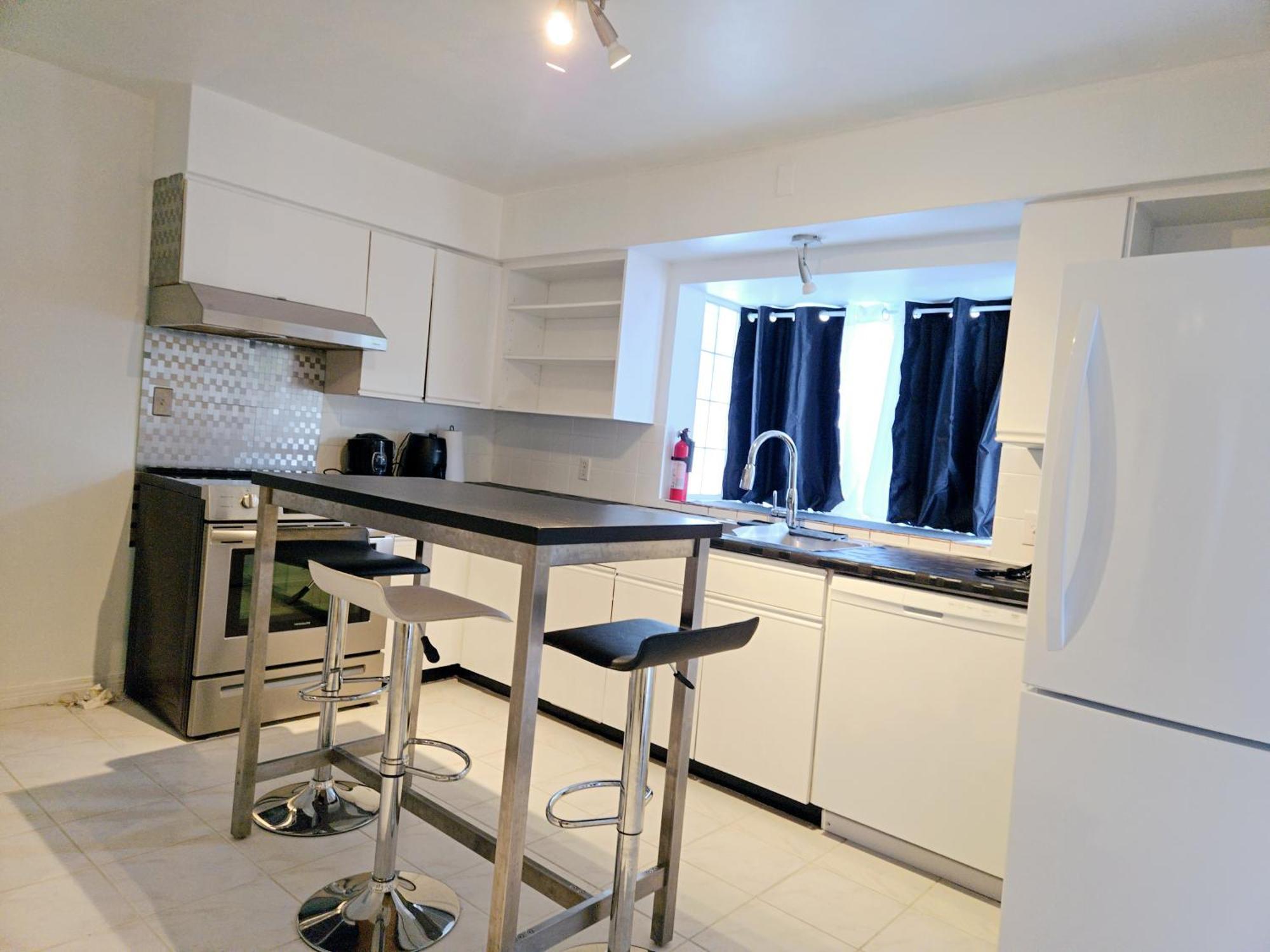 Lovely Cozy Room! With Attached Private Bath In The Heart Of Vancouver! Private Parking & Self Check-In! Kültér fotó