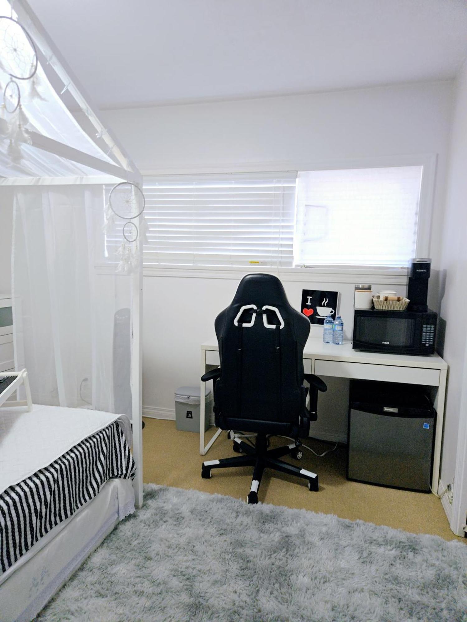 Lovely Cozy Room! With Attached Private Bath In The Heart Of Vancouver! Private Parking & Self Check-In! Kültér fotó